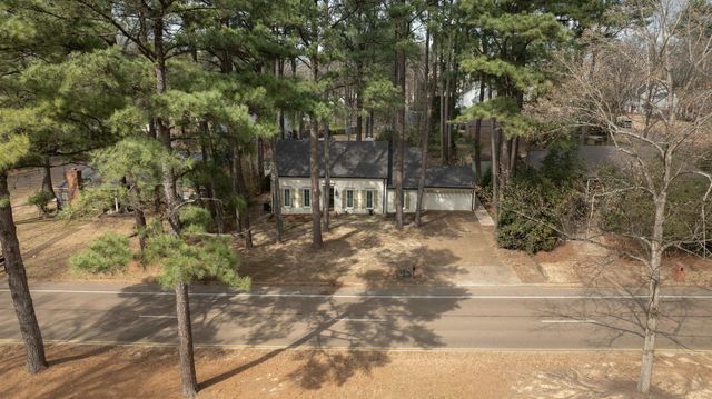 8050 FARMINGTON BLVD, Germantown, TN 38138
