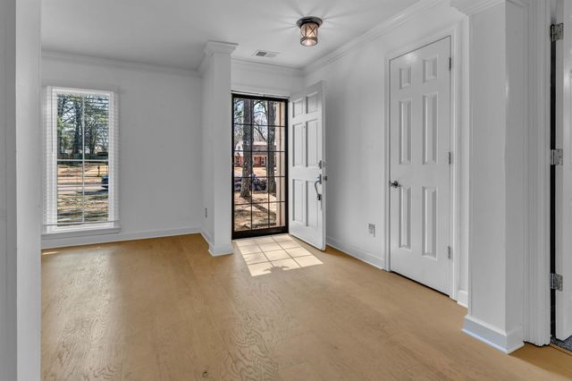 8050 FARMINGTON BLVD, Germantown, TN 38138