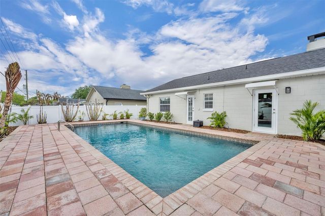 2112 CHIPPEWA TRAIL, Maitland, FL 32751