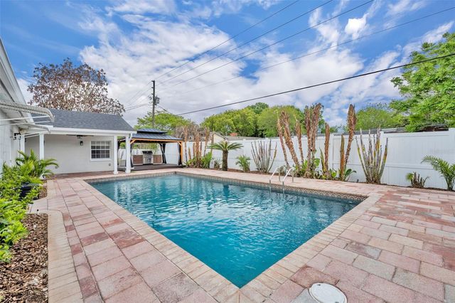 2112 CHIPPEWA TRAIL, Maitland, FL 32751