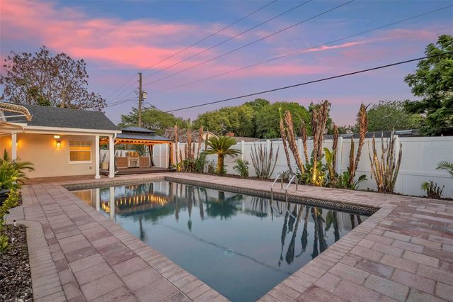 2112 CHIPPEWA TRAIL, Maitland, FL 32751