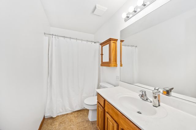103 Enclave Circle D, Bolingbrook, IL 60440