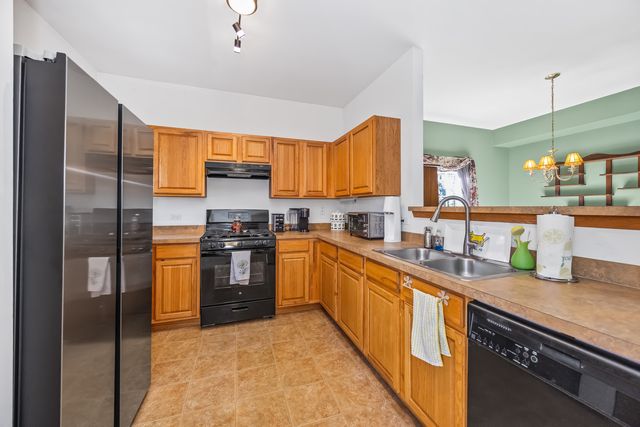 103 Enclave Circle D, Bolingbrook, IL 60440