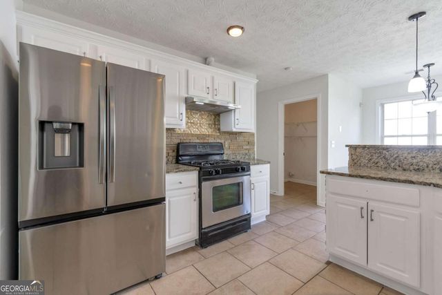 2197 Oakland Walk Drive, Lawrenceville, GA 30044