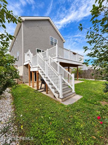 60 Waackaack Avenue, Keansburg, NJ 07734