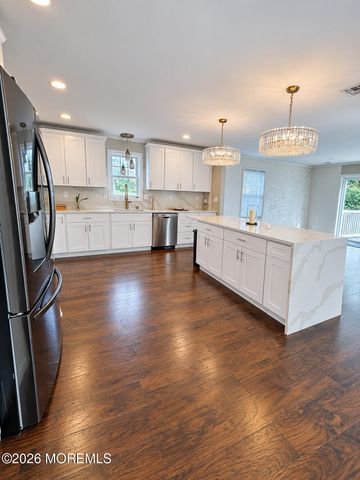 60 Waackaack Avenue, Keansburg, NJ 07734