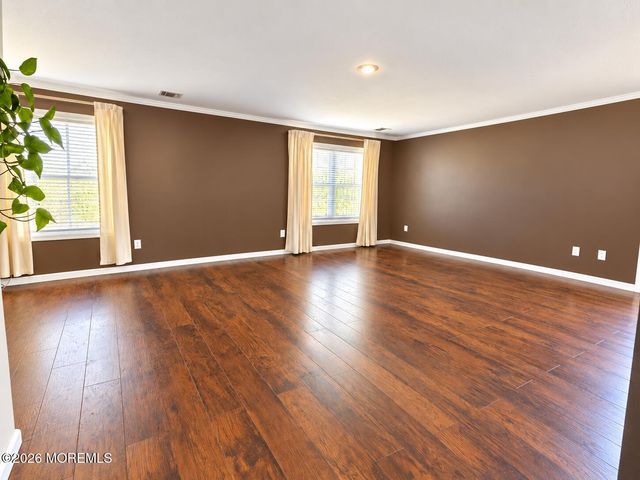 60 Waackaack Avenue, Keansburg, NJ 07734