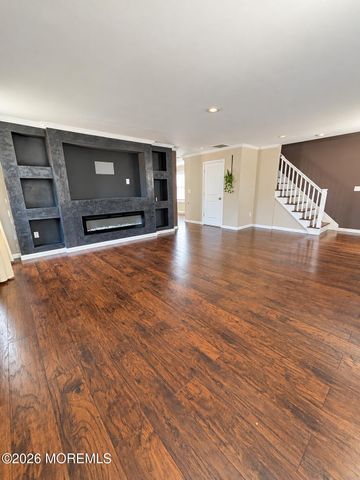 60 Waackaack Avenue, Keansburg, NJ 07734