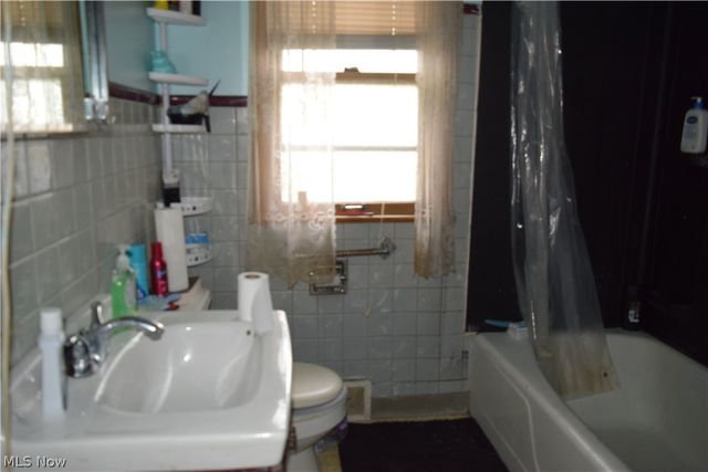 6210 Heisley Avenue, Cleveland, OH 44105