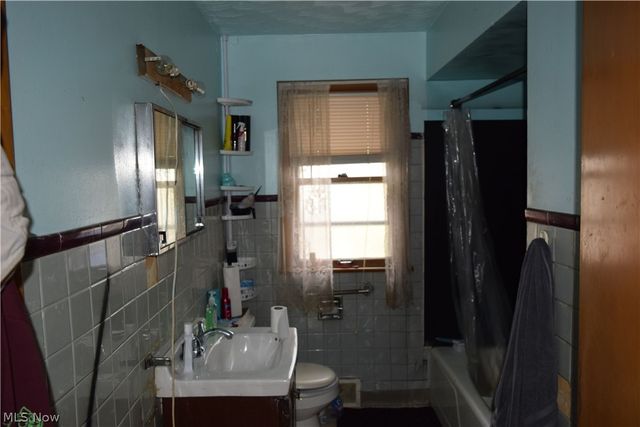 6210 Heisley Avenue, Cleveland, OH 44105