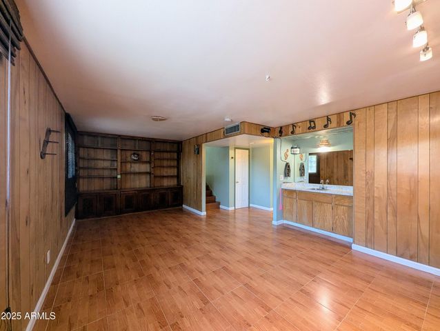 4019 W SAN MIGUEL Avenue, Phoenix, AZ 85019