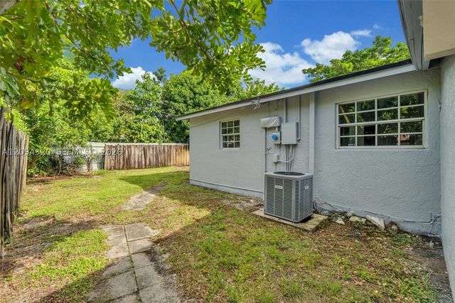 2637 Nassau Dr, Miramar, FL 33023