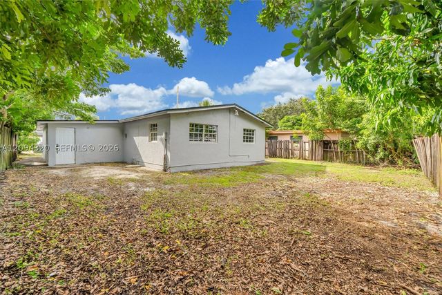 2637 Nassau Dr, Miramar, FL 33023