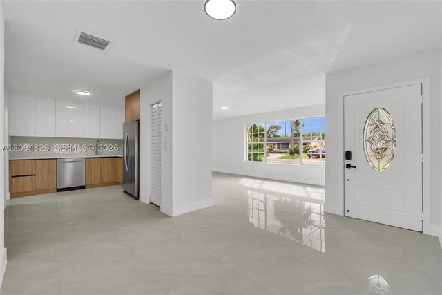2637 Nassau Dr, Miramar, FL 33023