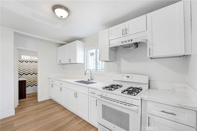 715 E 87th Place, Los Angeles, CA 90002