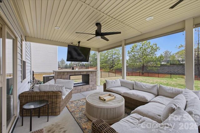 13049 Whitemarsh Hall Drive, Charlotte, NC 28273