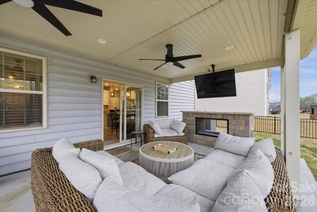 13049 Whitemarsh Hall Drive, Charlotte, NC 28273