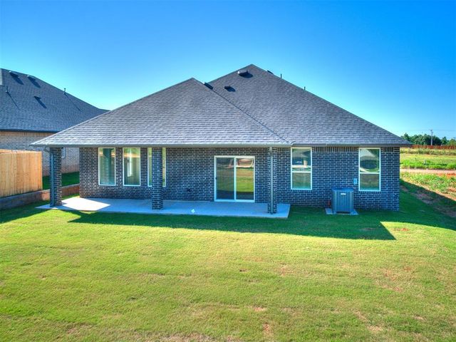 225 Sage Brush Way, Edmond, OK 73025
