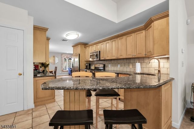 35 Old Orchard Ct, Cedar Grove Twp., NJ 07009