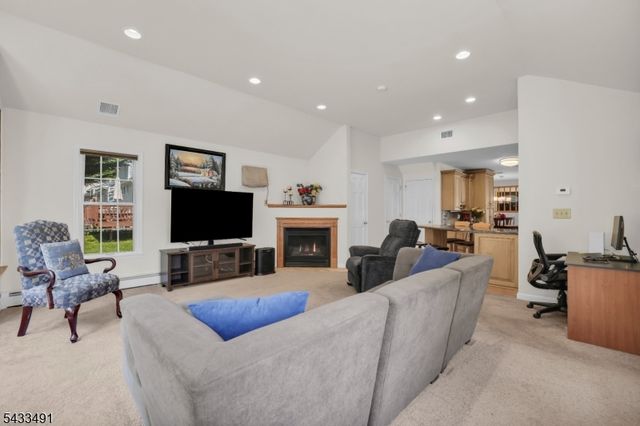 35 Old Orchard Ct, Cedar Grove Twp., NJ 07009