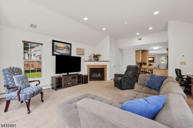 35 Old Orchard Ct, Cedar Grove Twp., NJ 07009