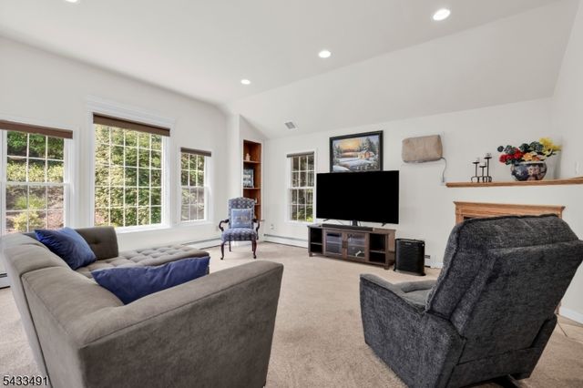 35 Old Orchard Ct, Cedar Grove Twp., NJ 07009