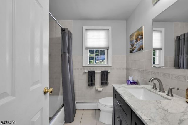 35 Old Orchard Ct, Cedar Grove Twp., NJ 07009