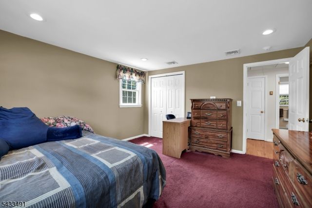 35 Old Orchard Ct, Cedar Grove Twp., NJ 07009