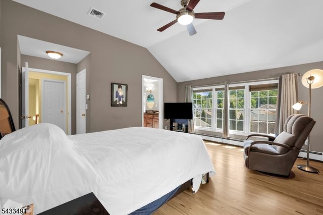 35 Old Orchard Ct, Cedar Grove Twp., NJ 07009