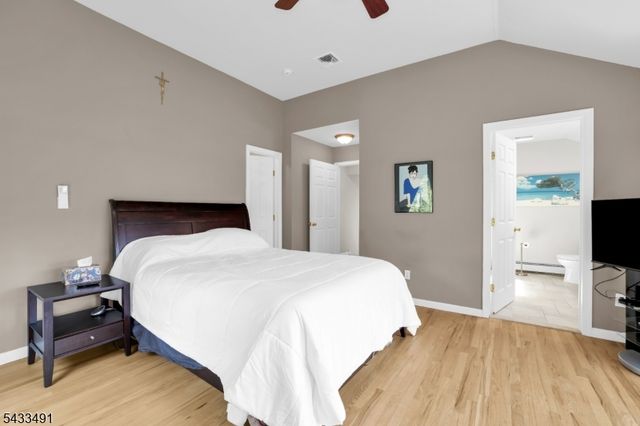 35 Old Orchard Ct, Cedar Grove Twp., NJ 07009