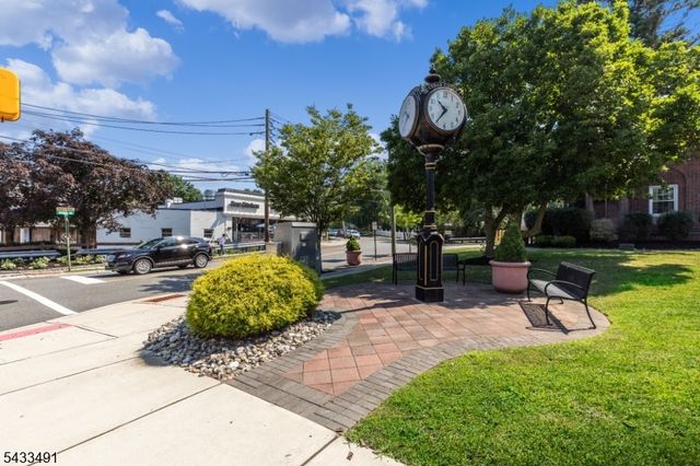 35 Old Orchard Ct, Cedar Grove Twp., NJ 07009