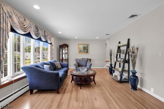 35 Old Orchard Ct, Cedar Grove Twp., NJ 07009