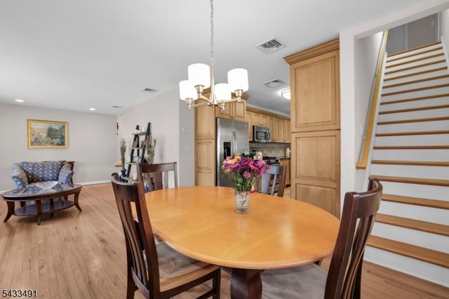 35 Old Orchard Ct, Cedar Grove Twp., NJ 07009