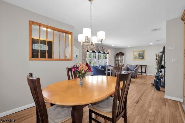 35 Old Orchard Ct, Cedar Grove Twp., NJ 07009