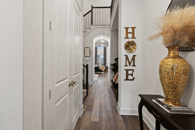 1124 Queensdown Way, Forney, TX 75126