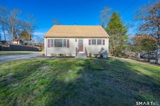22 Oak Drive, North Stonington, CT 06359