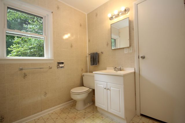 2334 Frederick Avenue, Kalamazoo, MI 49008