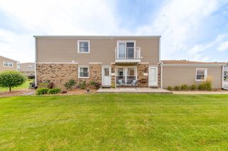 7957 163rd Place 10, Tinley Park, IL 60477