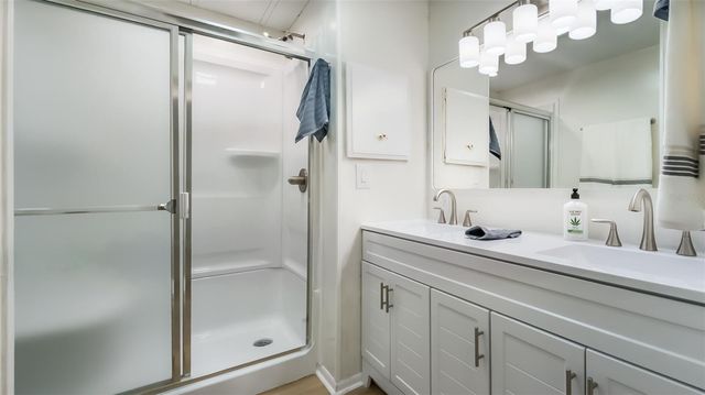 229 DIXIE, Tarpon Springs, FL 34689