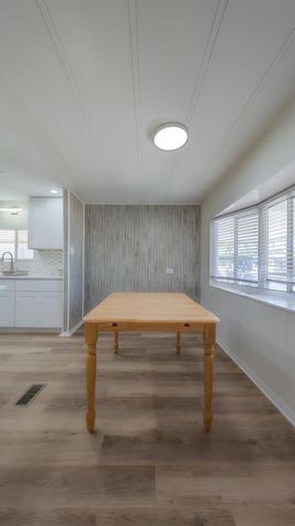 229 DIXIE, Tarpon Springs, FL 34689