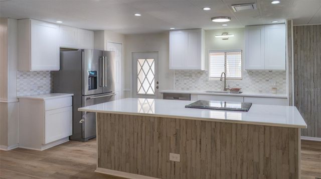 229 DIXIE, Tarpon Springs, FL 34689