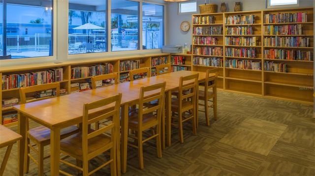 229 DIXIE, Tarpon Springs, FL 34689