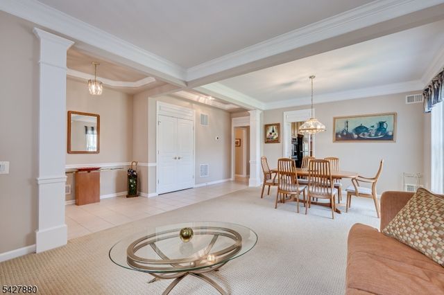 281 Longwood Ln, Franklin Twp., NJ 08873