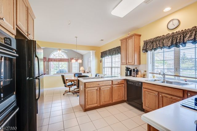 281 Longwood Ln, Franklin Twp., NJ 08873