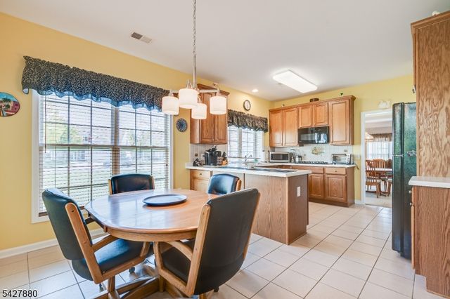 281 Longwood Ln, Franklin Twp., NJ 08873