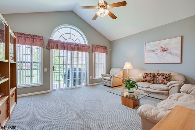 281 Longwood Ln, Franklin Twp., NJ 08873