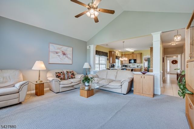 281 Longwood Ln, Franklin Twp., NJ 08873