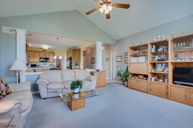 281 Longwood Ln, Franklin Twp., NJ 08873