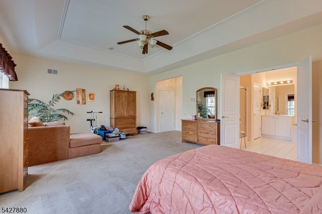 281 Longwood Ln, Franklin Twp., NJ 08873