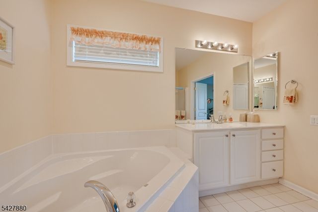 281 Longwood Ln, Franklin Twp., NJ 08873